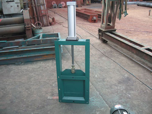 Pneumatic gate valve