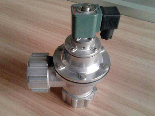 Quick-connect solenoid pulse valve