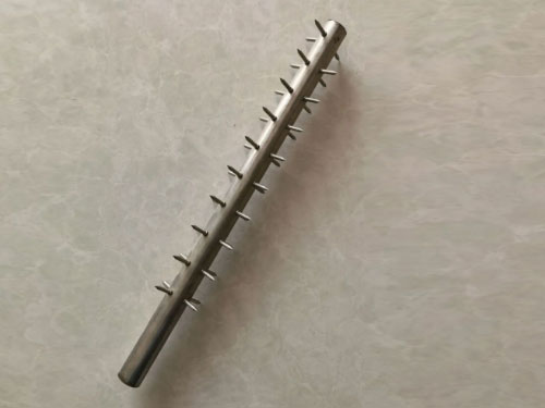 Four-toothed thorn line